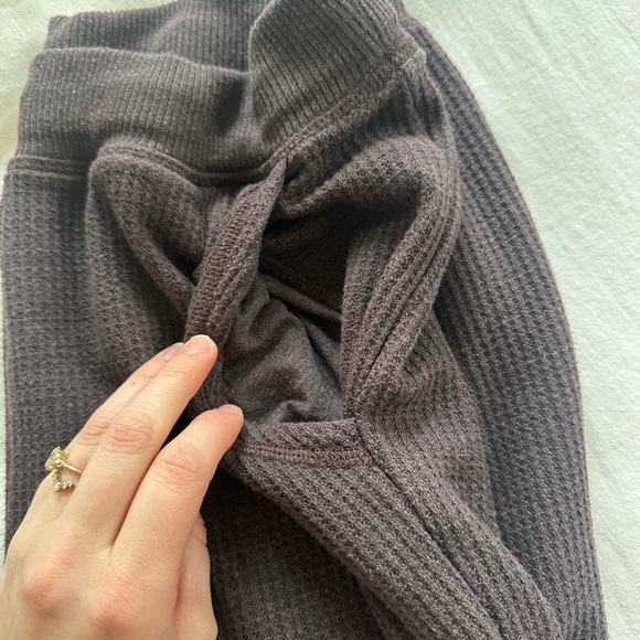 Aerie Cozy Waffle Knit Joggers - Size Small (Gray/Brown) - Picture 3 of 8